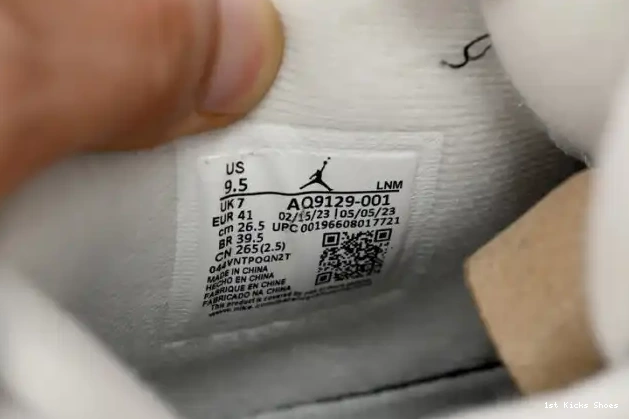 1st Kicks Shoes AQ9129-001 Frozen WMNS Moments Jordan Air 4 0605